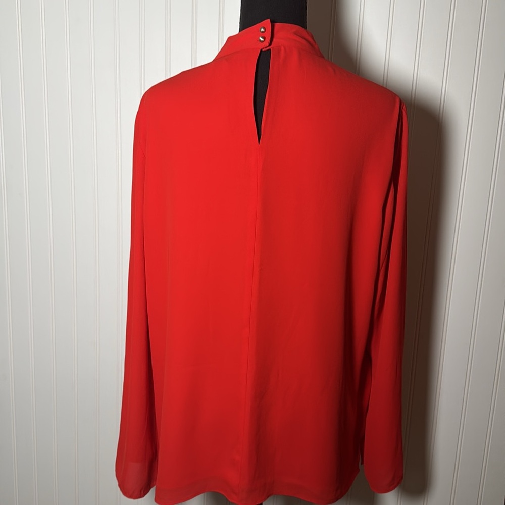 THE LIMITED Goji Berry Red
Choker Blouse NWT $69 Size Large - Picture 4 of 7